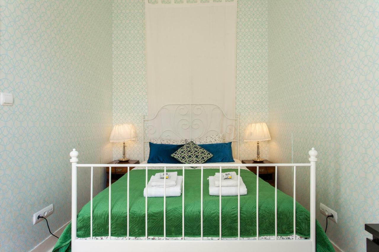 Bairro Alto 3 Bedroom Patio Flat! Lisboa Eksteriør bilde